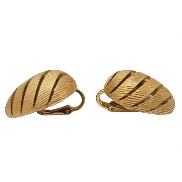 Trifari Crown Over T Gold Tone Egg-Shaped Clip On Earrings, Signed K132 - Picture 3 of 9